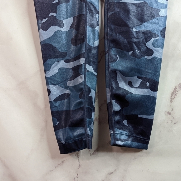Nike Legging Size Medium Blue Camo Shimmer High Rise Crop One Tight Fit Women - Picture 9 of 13